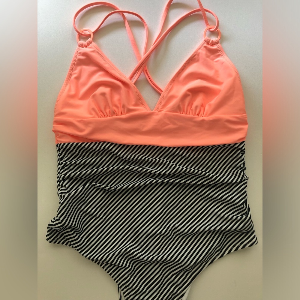 Pretty cupshe bathing suit NWT
